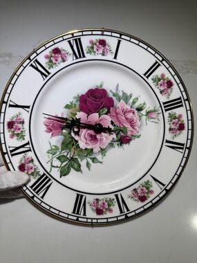 ALLYN  NELSON Collection Battery Clock, pink Roses, Roman Numerals